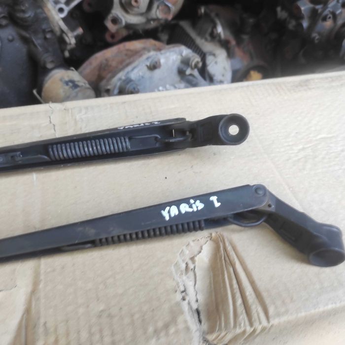 ramię ramiona wycieraczek przód KOMPLET Toyota Yaris I