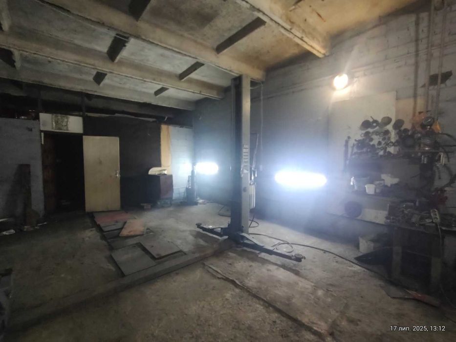 Гараж СТО Техстанція Великих ДВА сусідні Троєщина 11.60х11.40м 132квм