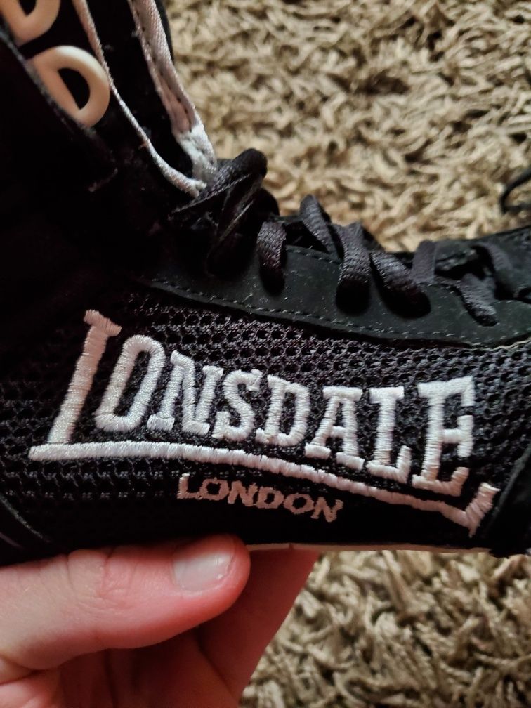 Боксерки Lonsdale