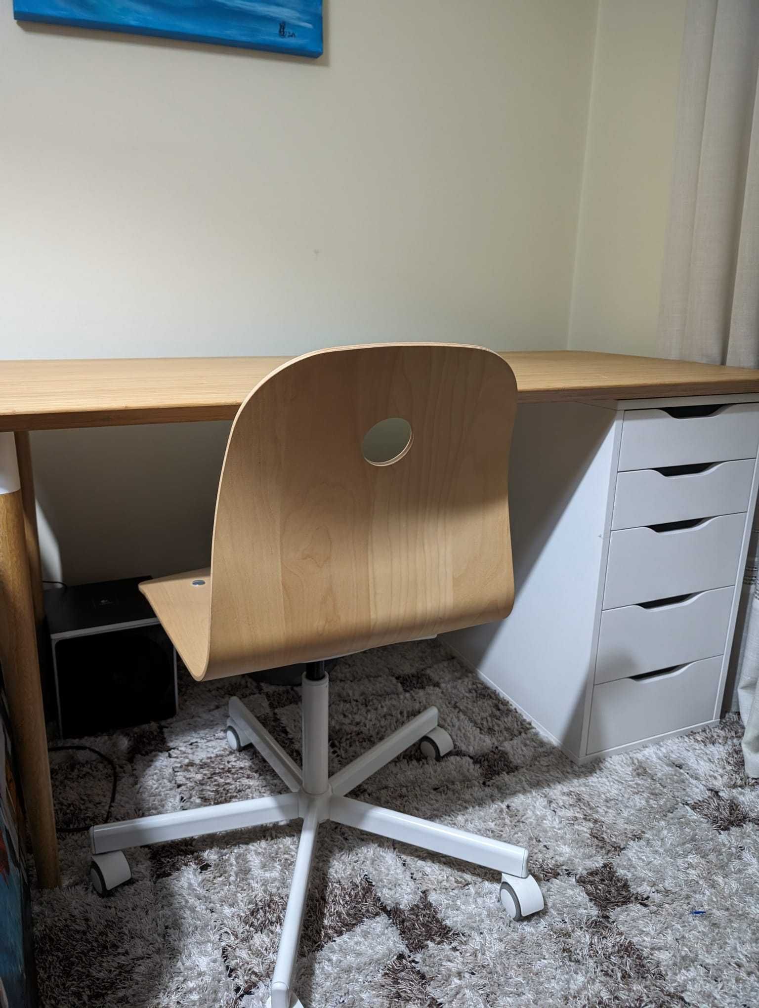Conjunto Secretária e Cadeira de Escritório IKEA