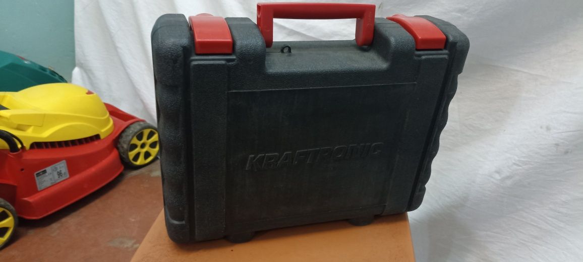 Шуруповёрт Kraftronic из Германии.
