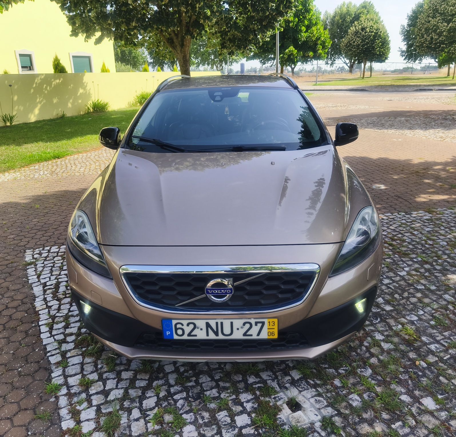 Volvo v40 Cross country