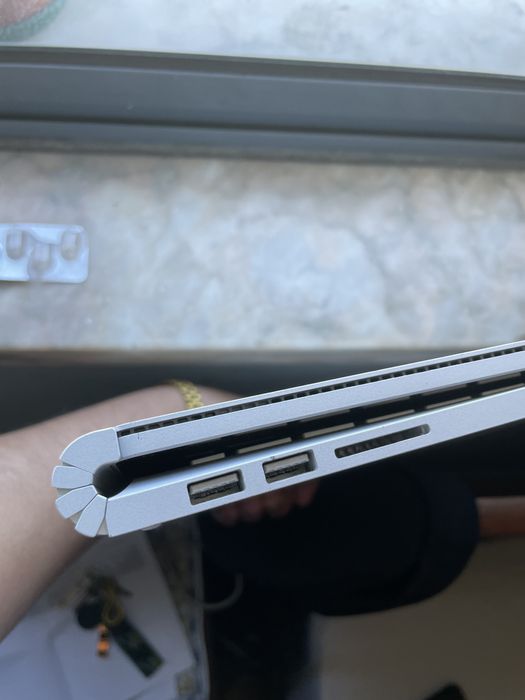 Surface Book 2 | 13.5" só hoje