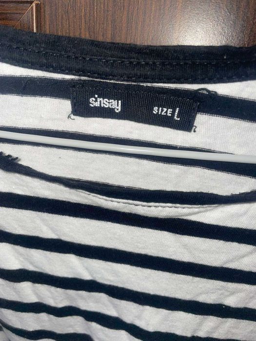 Biały czarny T-shirt w paski Sinsay