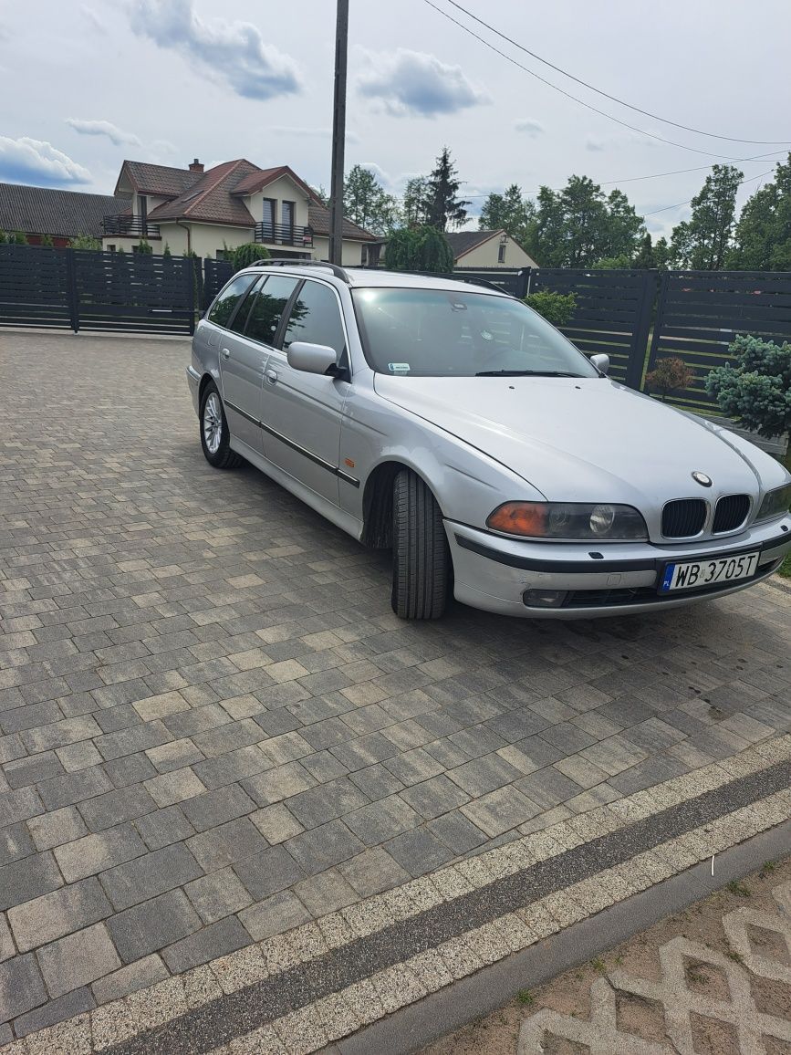BMW 525 Kombi Nowe opony