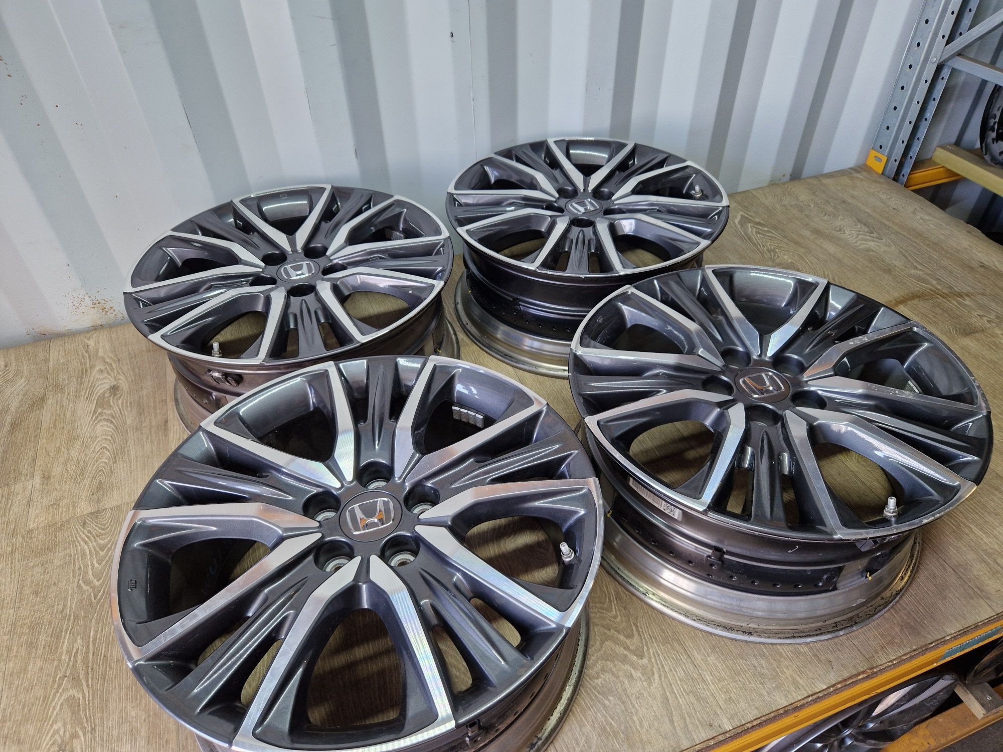 Felgi 19 honda legend accord cr-v hr-v 5x114.3  8j et50 os 64.1