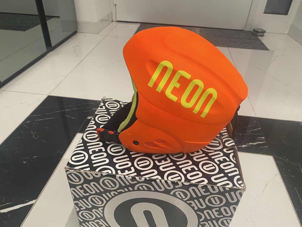 Kask narciarski gogle Neon