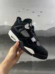 Buty JordanAirJordan4Retro White Thunder sportowe rozmiar.42