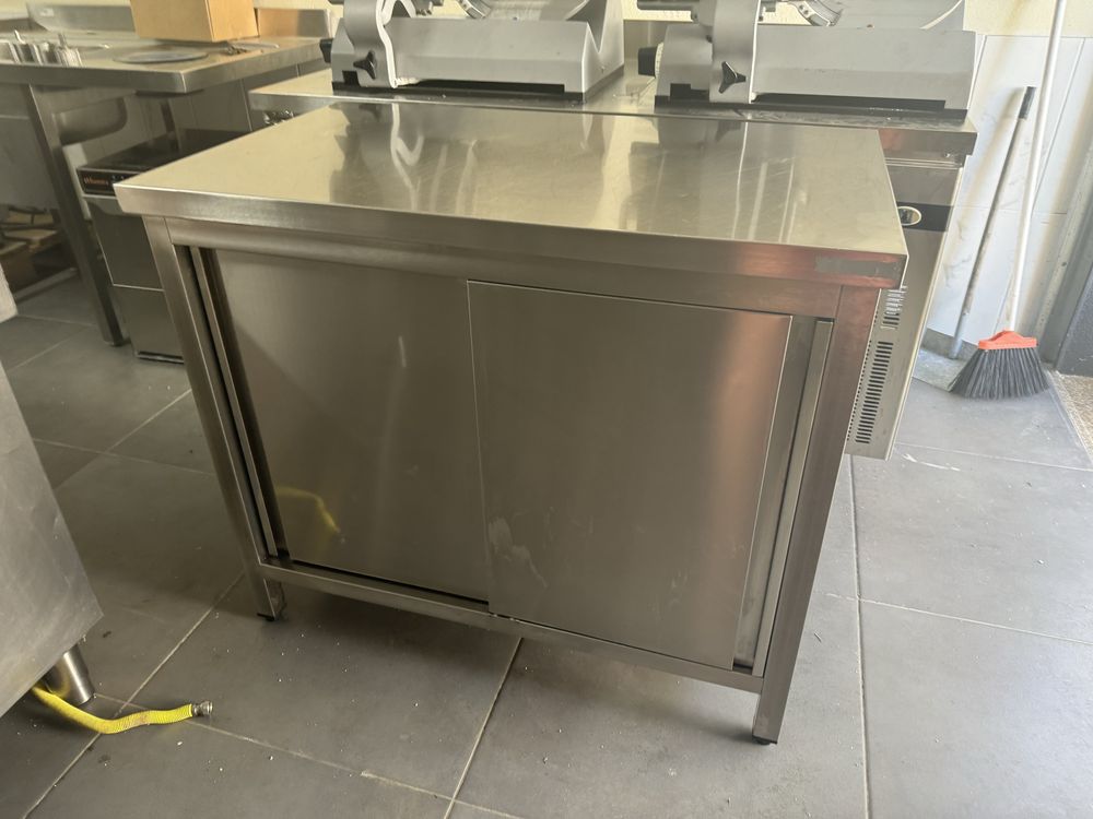 Armário em inox louceiro , bancada trabalho