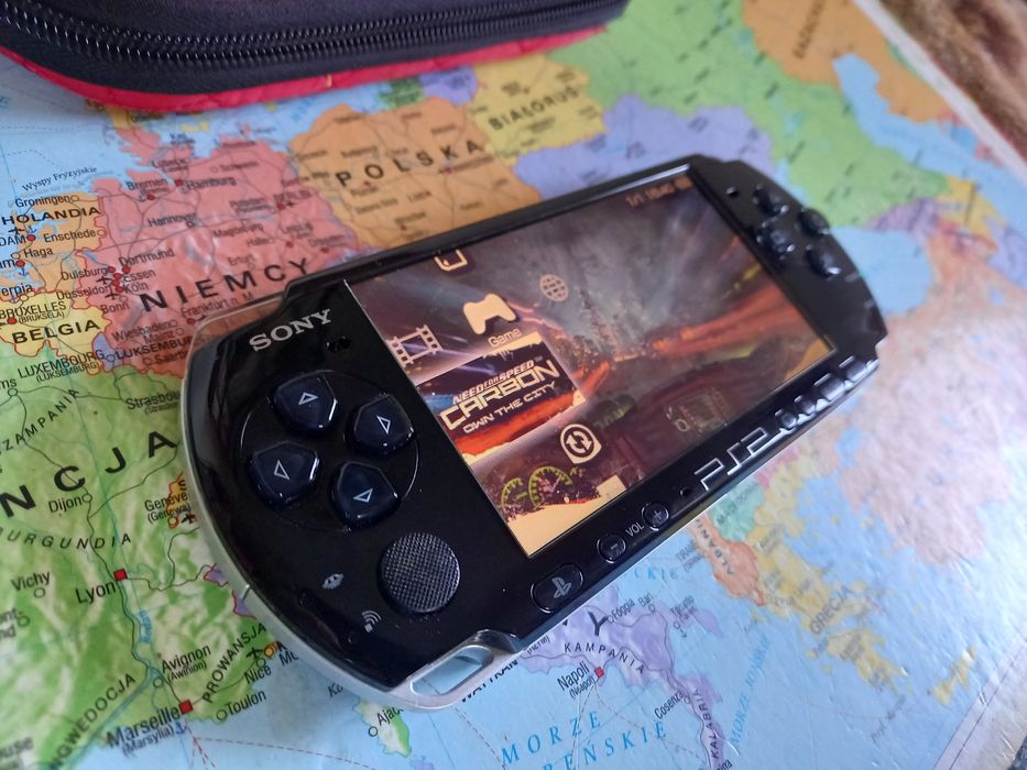 Konsola Sony psp 3004 (3000)  piano black 32gb 100 gier stan BDB