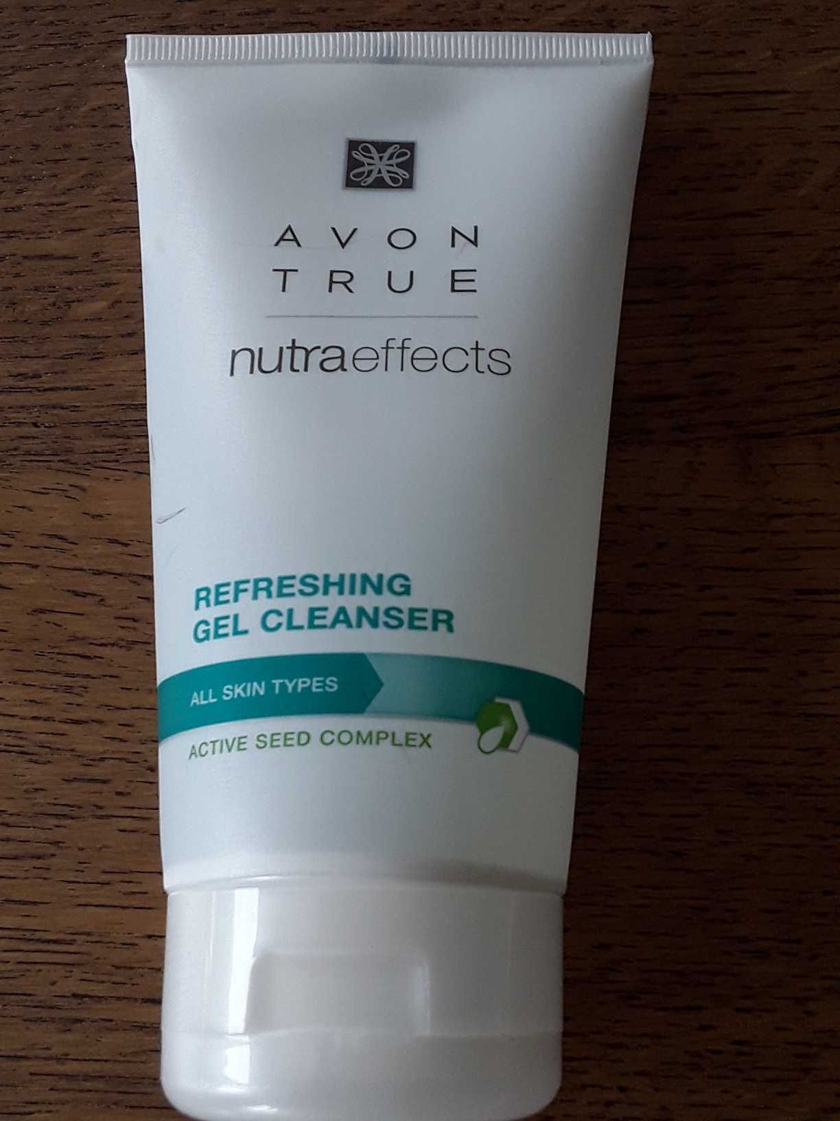 Gel de limpeza Avon True Nutra effects