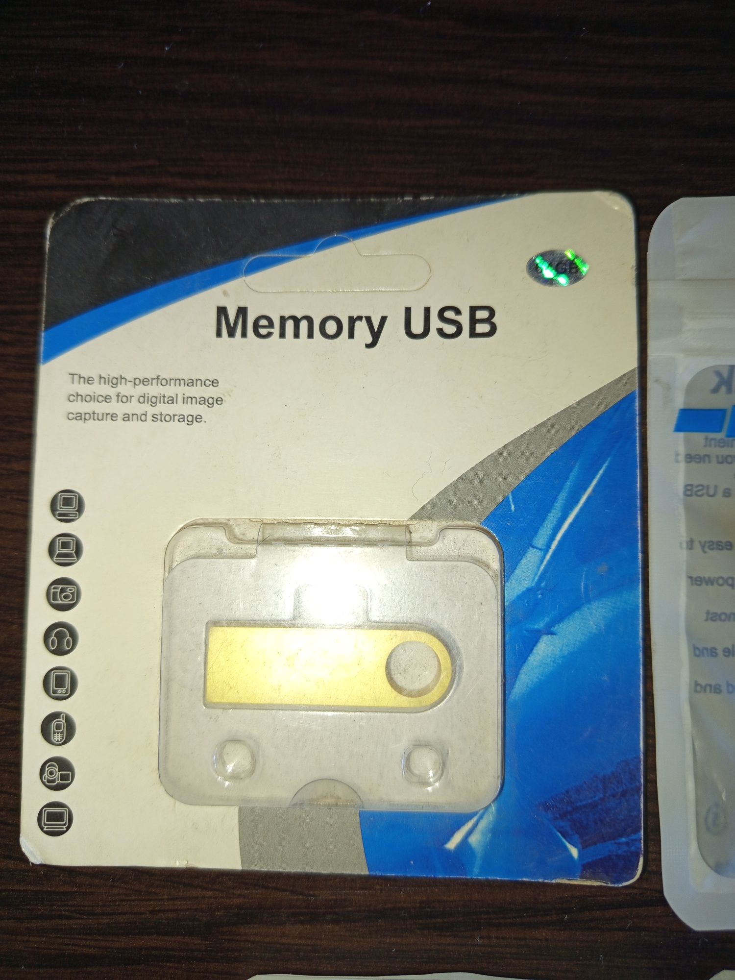 Флешка USB обьём 64 GB. Новая.