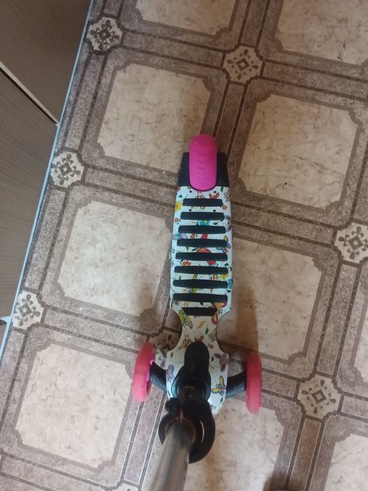 Самокат дытячый  Продаю срочно