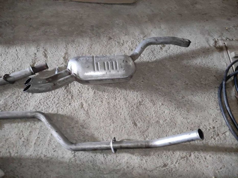 Вихлопна труба W124 Мерседес вихлоп E250 E300