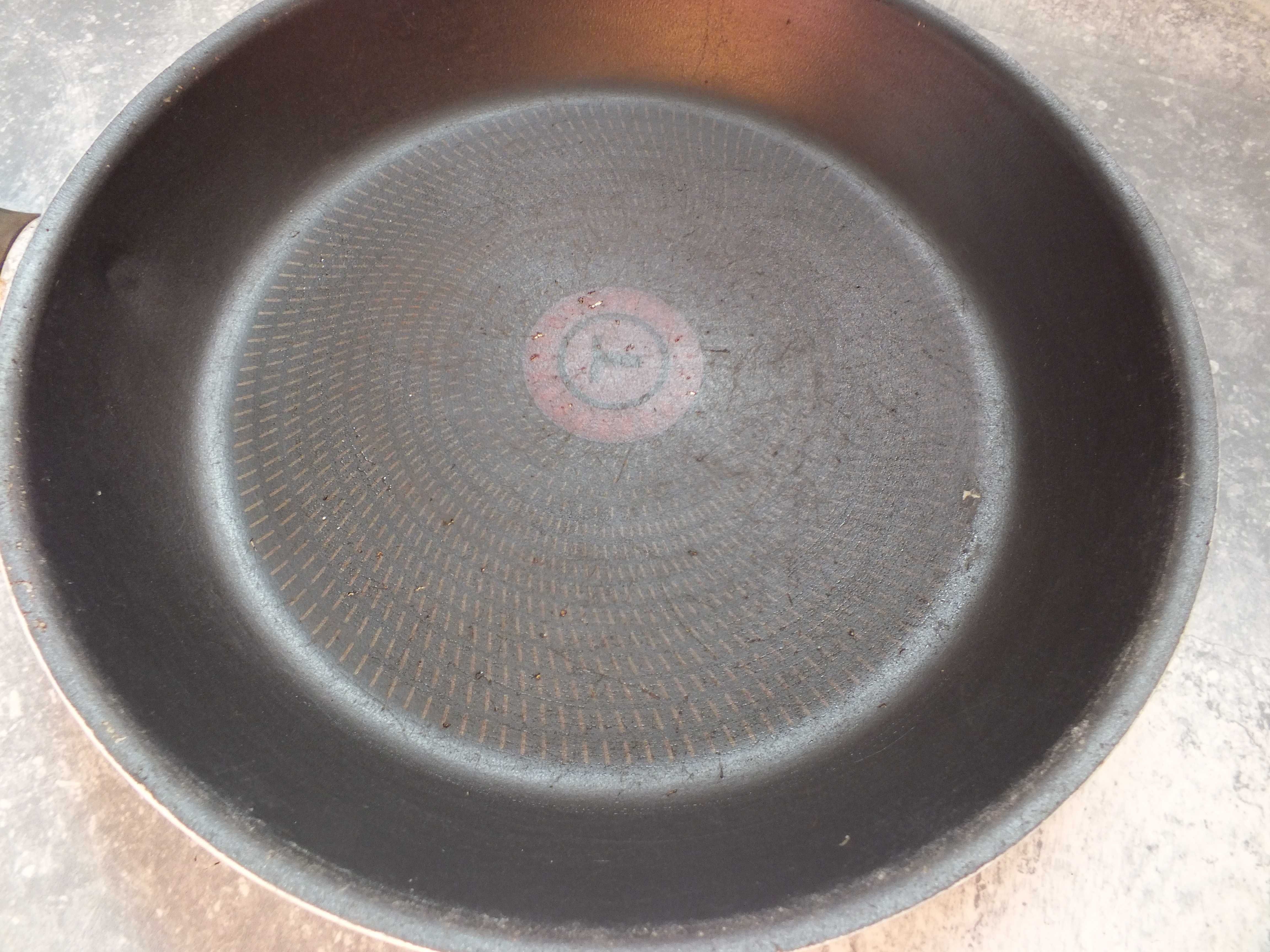 zestaw 2szt.  patelnie TEFAL średnica 24cm ,, 26cm , używane patelnia