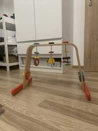 Drewniany stojak z zabawkami IKEA