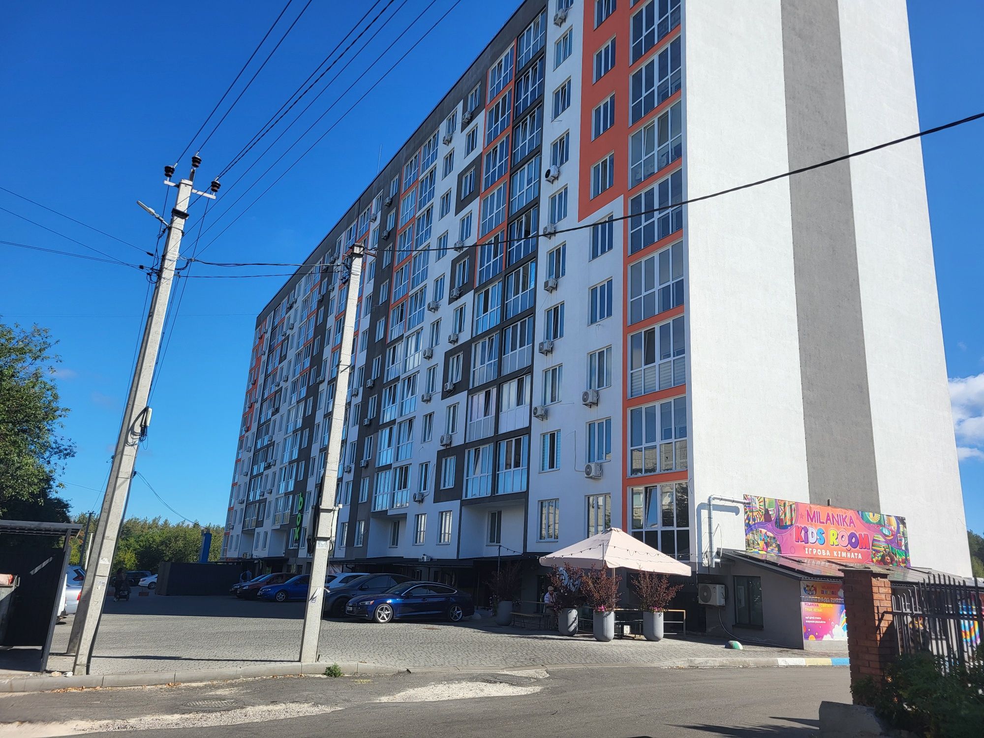 Продам комерційне приміщення в Обухові.