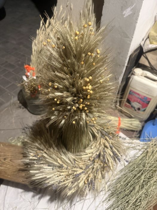 Діхухи снопи пшениці вироби з соломи