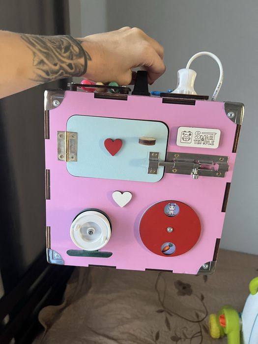 Бізі куб , іграшка розвиваюча