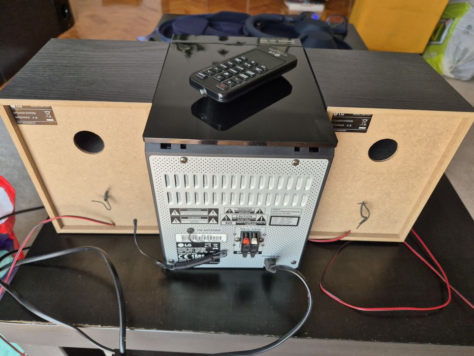 LG Micro Hi-Fi System CM1560 – Bluetooth / CD / USB / FM Radio64171264524801121