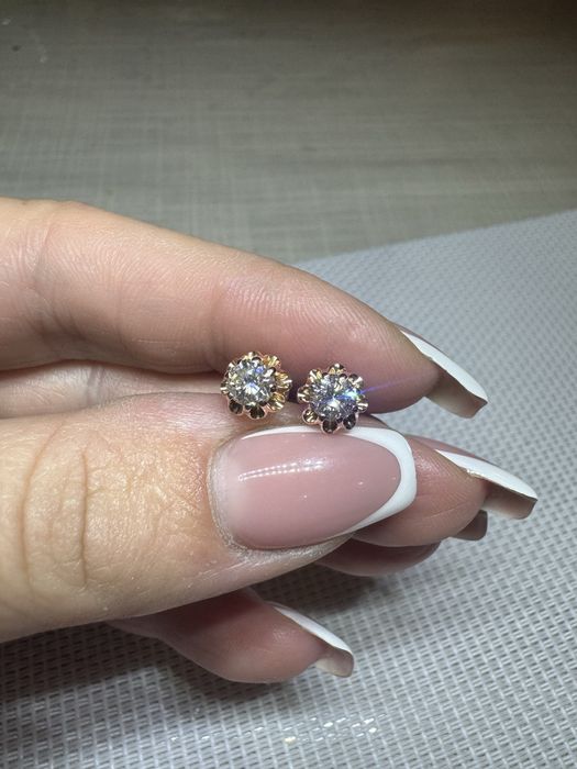 Золотые серьги гвозьдики с бриллиантами  ссср 583  0.80 ct  Якуты