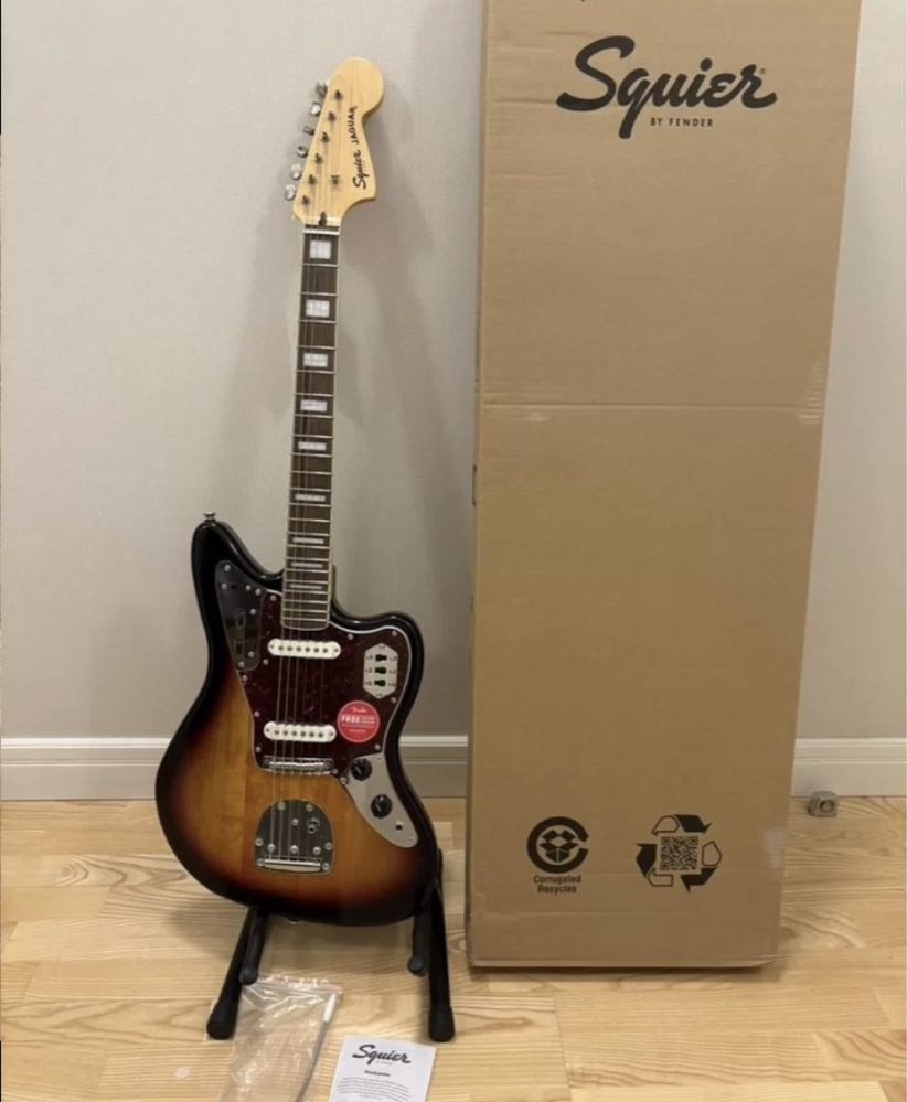 Gitara elektryczna Squier Jaguar uszkodzona