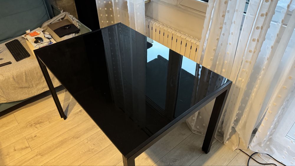 Solidny szklany stół 120 x 80 x 75