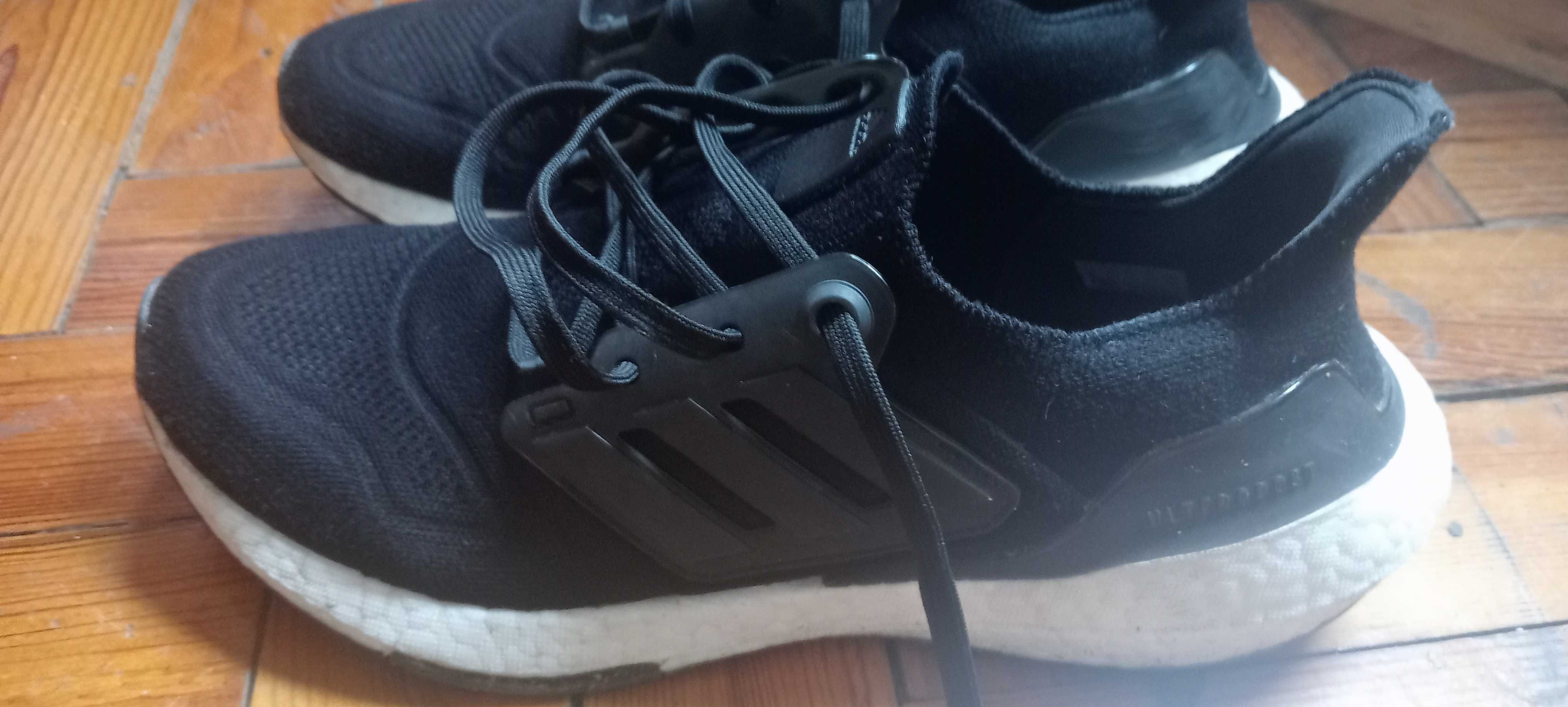 Tênis Adidas ultraboost 22