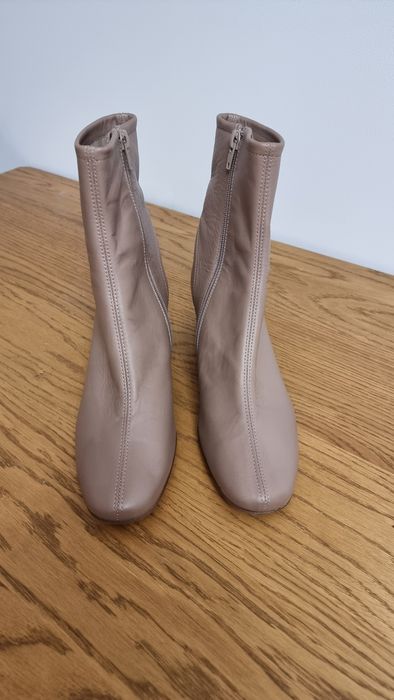 Botki Gino Rossi w kolorze taupe