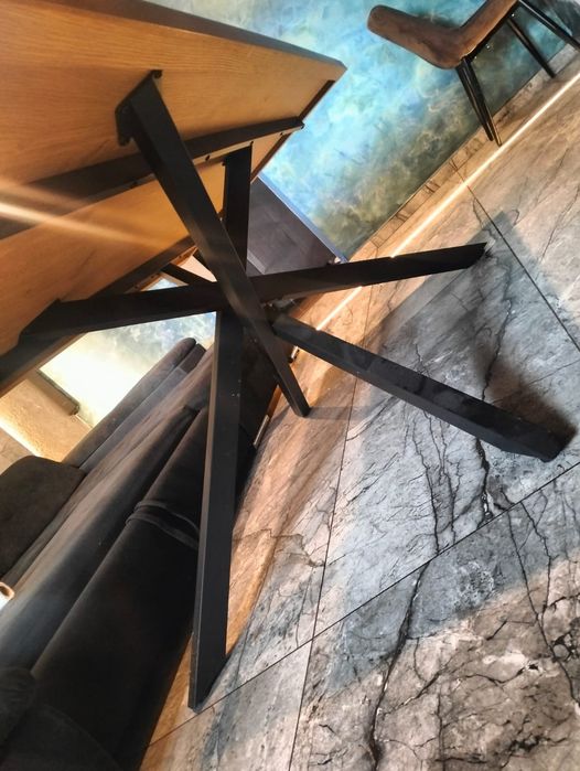 Duży stół do salonu