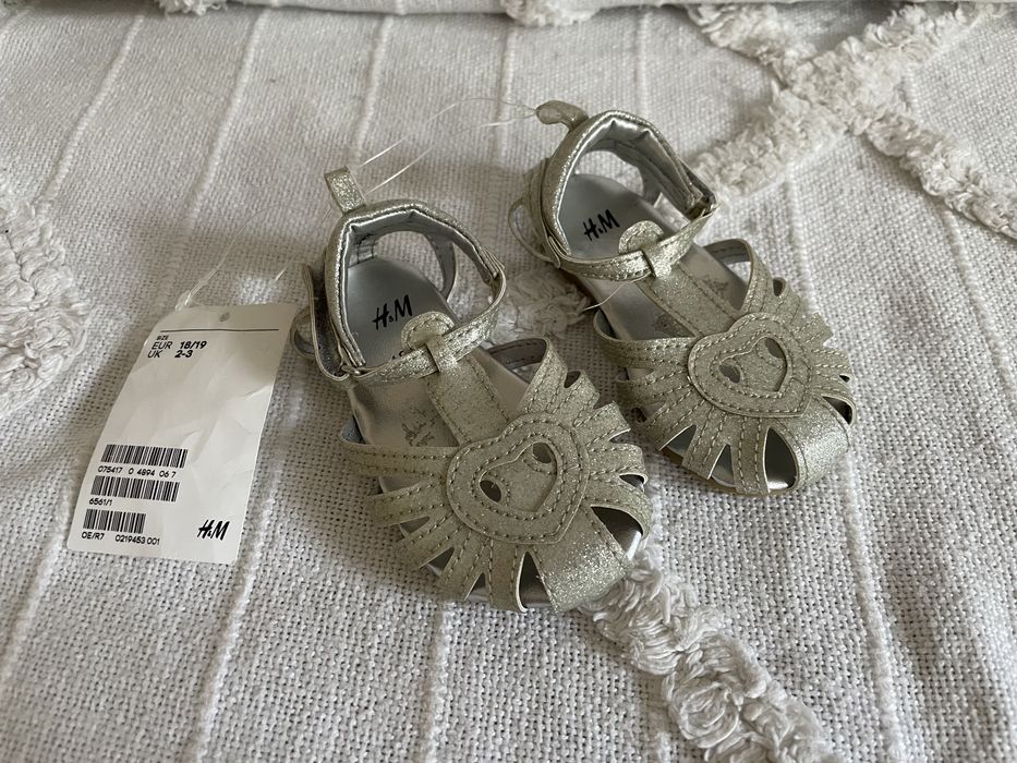 NOWE śliczne srebrne sandałki H&M 18/19; chrzest, lato