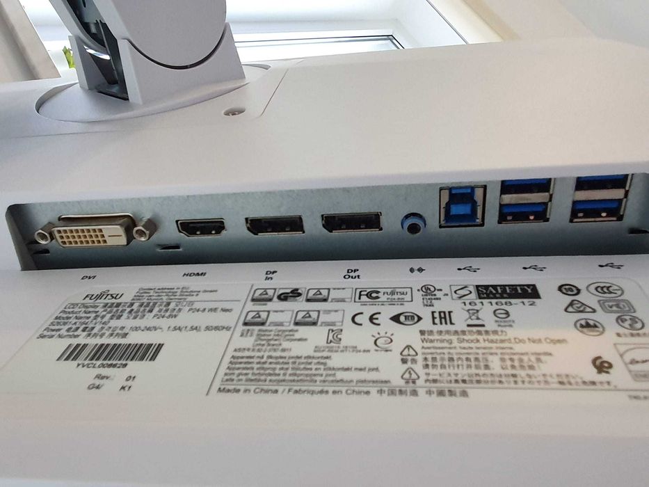 Bezramkowy Monitor Fujitsu P24W-8 NEO / 24'' / IPS / PLS / FHD / HDMI