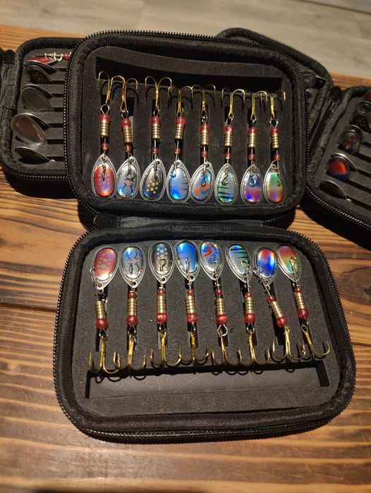 Набір обертових блешень 16 шт в кейсі