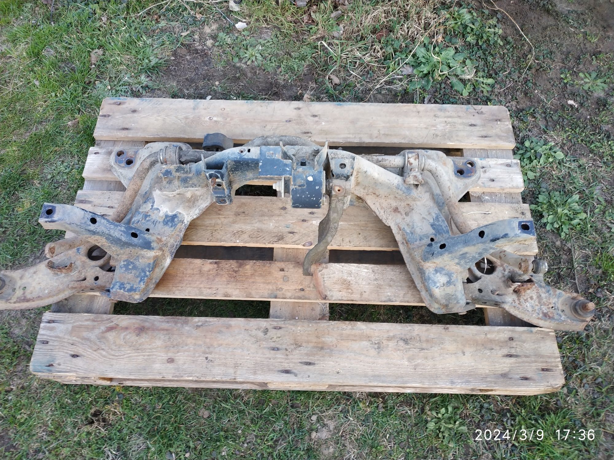 Продам підрамник Мазда 626gf 1999рік 2.0дизель