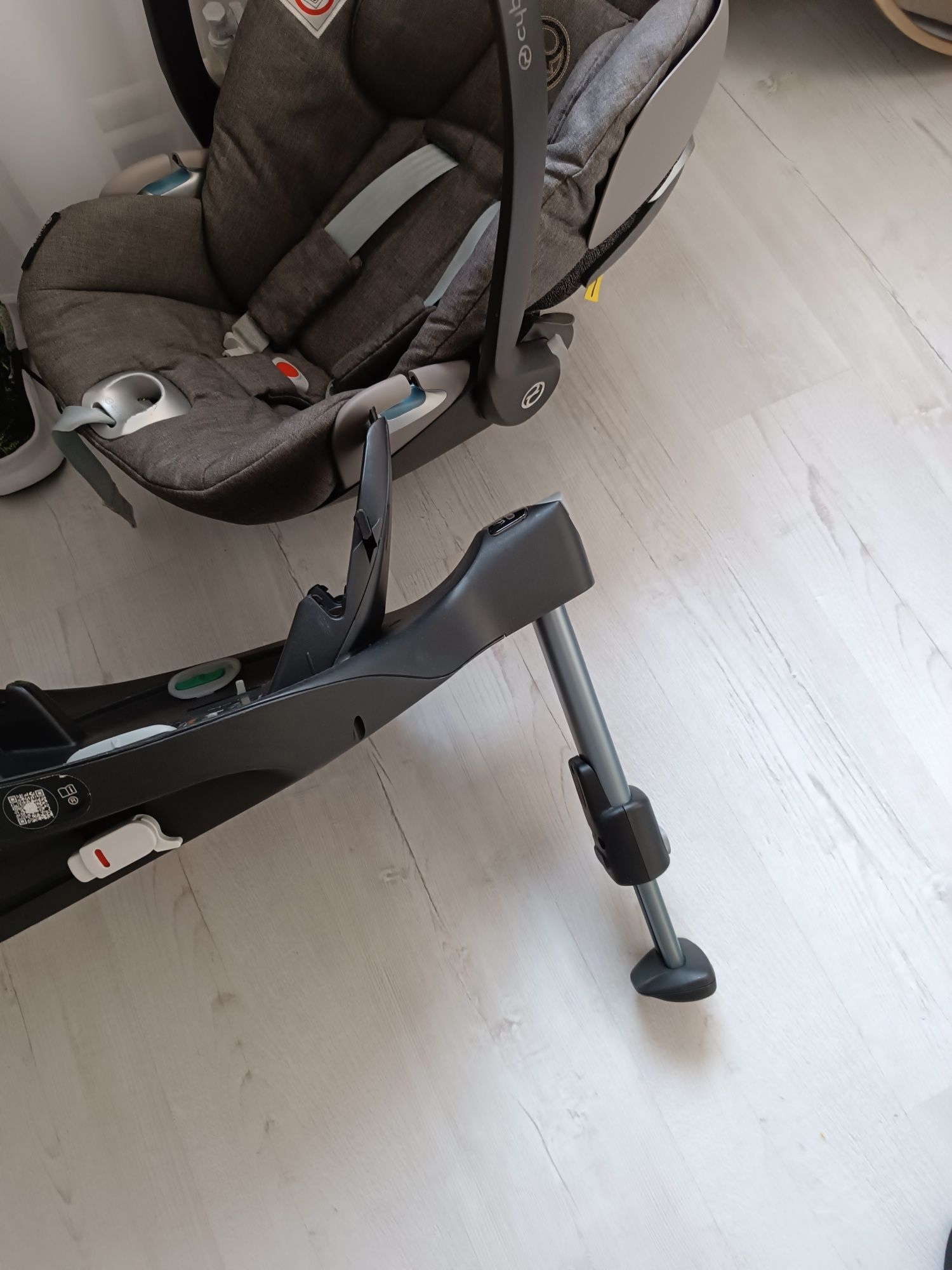 Fotelik Cybex z bazą ISOFIX