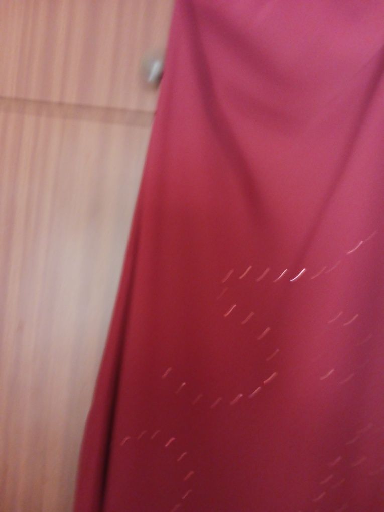 Vestido de cerimónia usado uma vez,bordado a brilhantes,tamanho,38/40