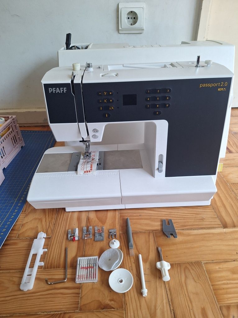 Maquina de costura pfaff passport 2.0