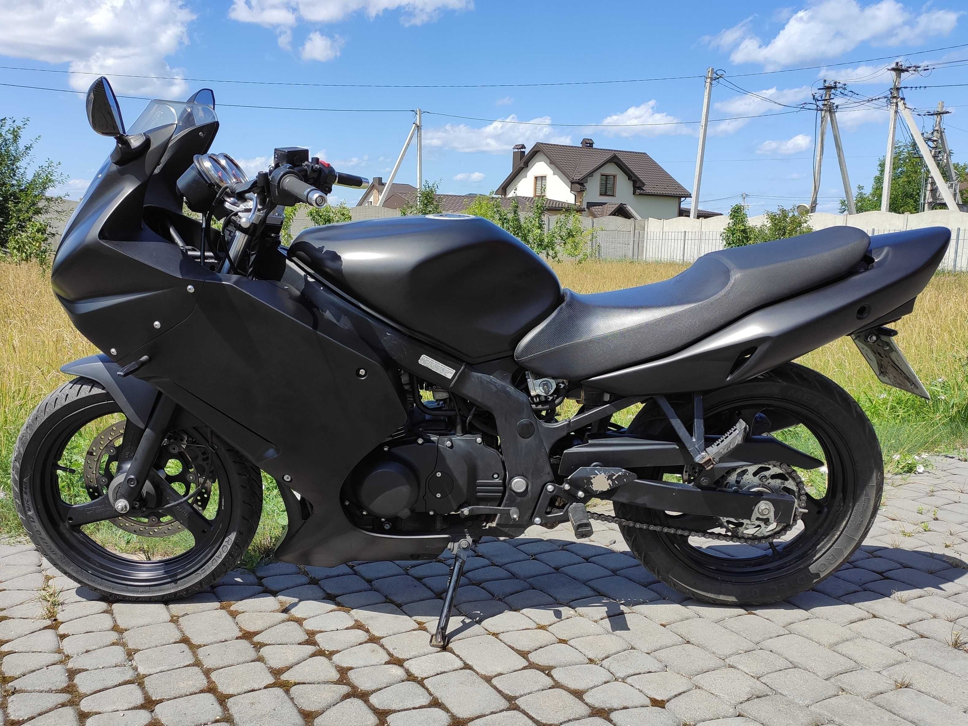 Продам мотоцикл Suzuki GS500F