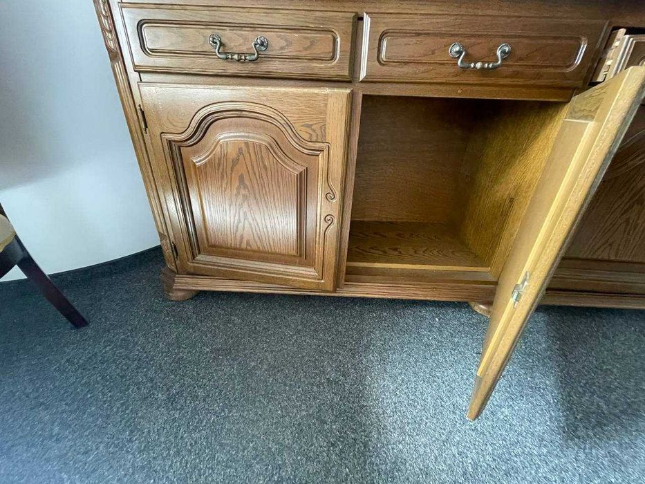 Drewniana szafka / komoda w klasycznym stylu