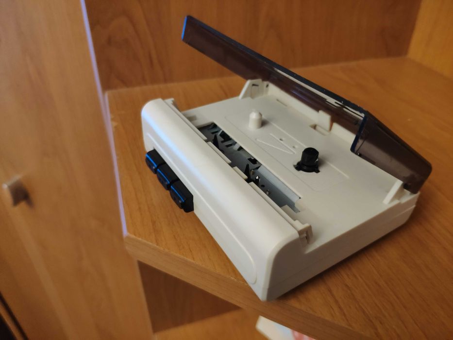 Продам кассетные плееры  CROWN SZ-33 и Sony Walkman WM-EX150