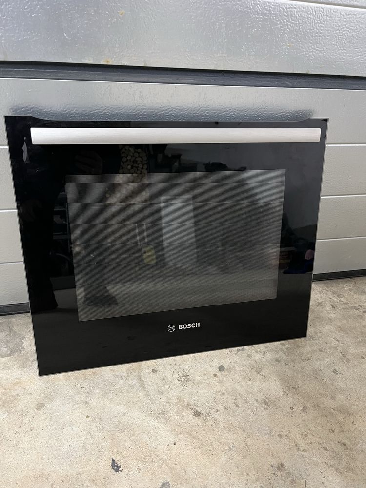 Дверка Bosch HBG675
