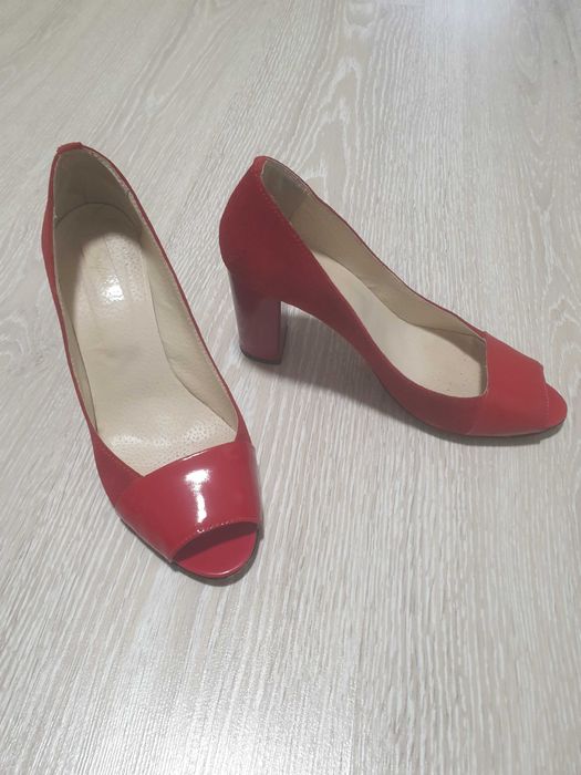 Взуття б/у за символічну плату