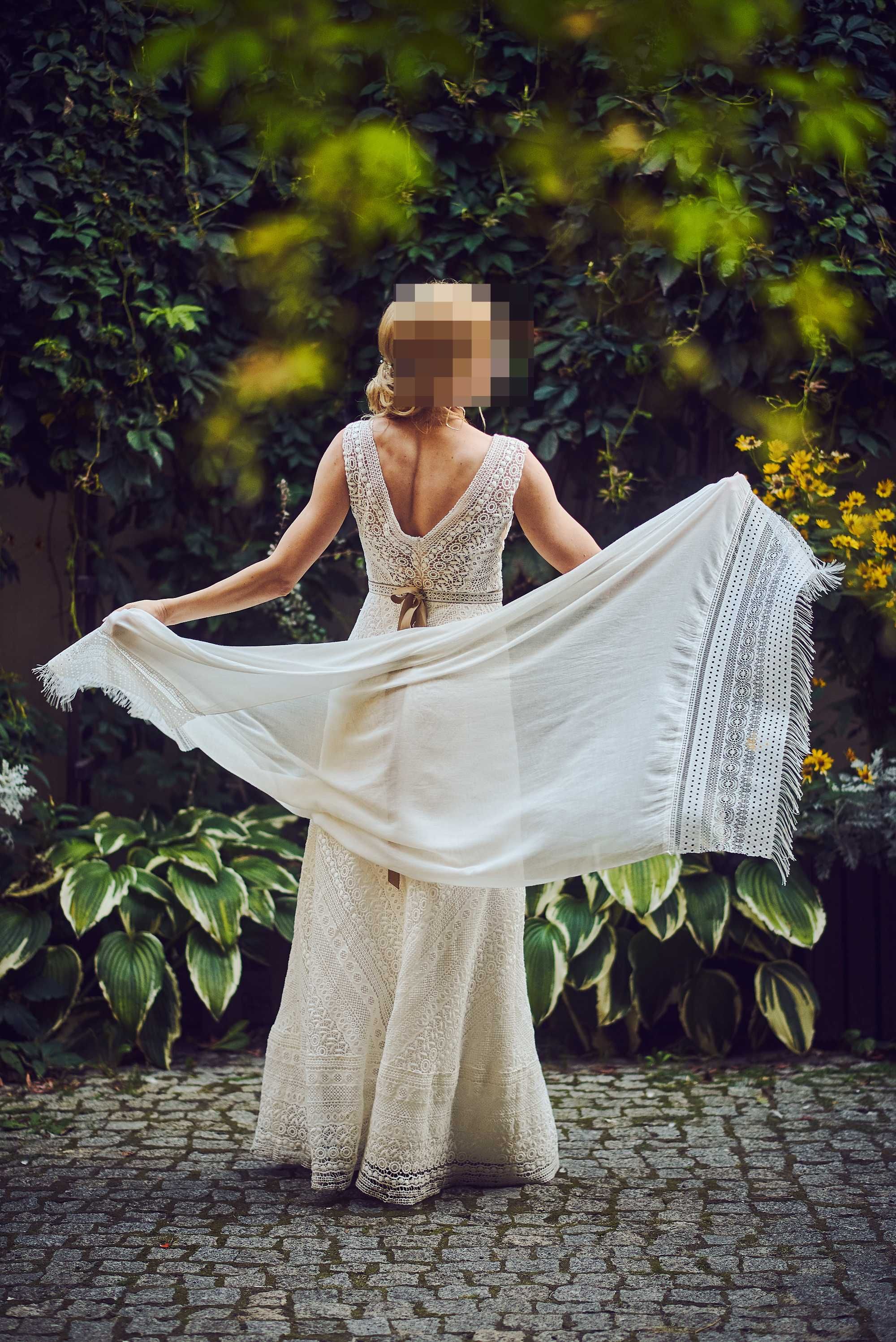 Romantyczna suknia ślubna koronkowa boho