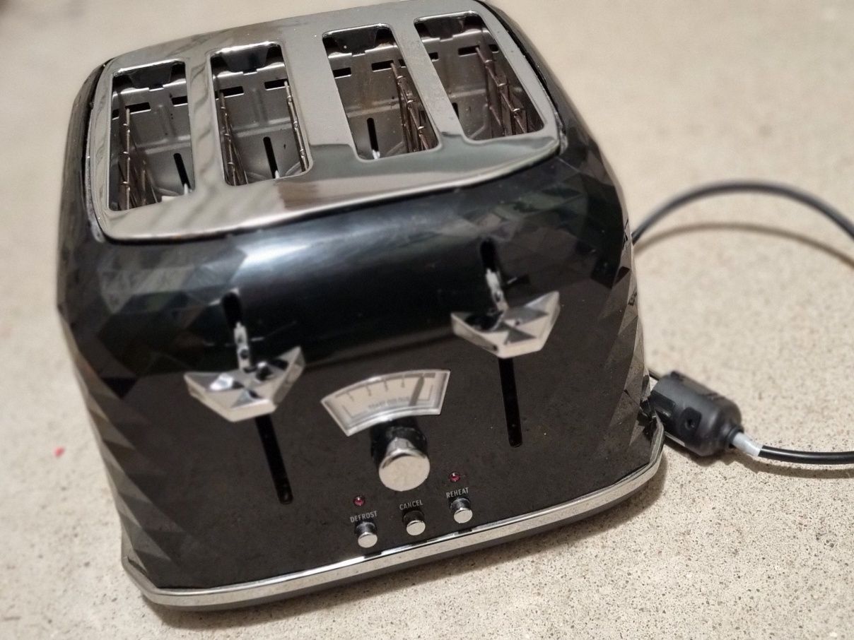 Delonghi czajnik i toster na 4
