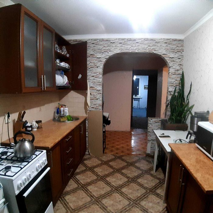 Продается 3-х, комнатная квартира в Обухове, р-н "Автошкола"