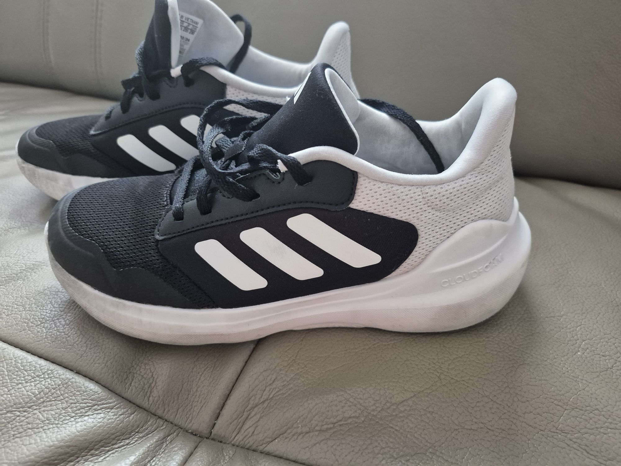 Buty sportowe rozm. 37
