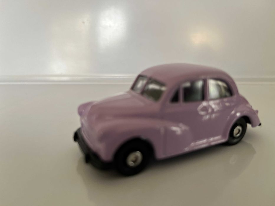 Corgi - Morris Minor - Fina - rosa - como NOVO - Esc.1/46
