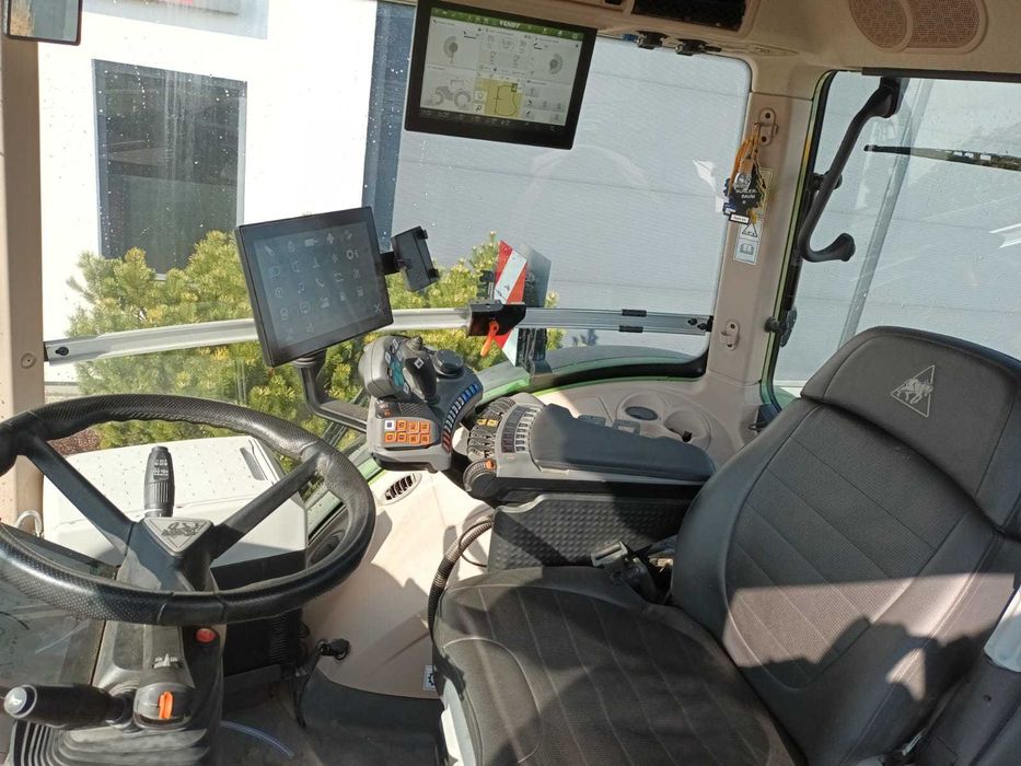 Ciągnik rolniczy FENDT 1050 Vario