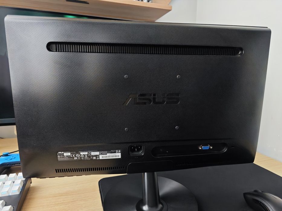 Монитор Asus 21.5 Full HD (стан Нового)
