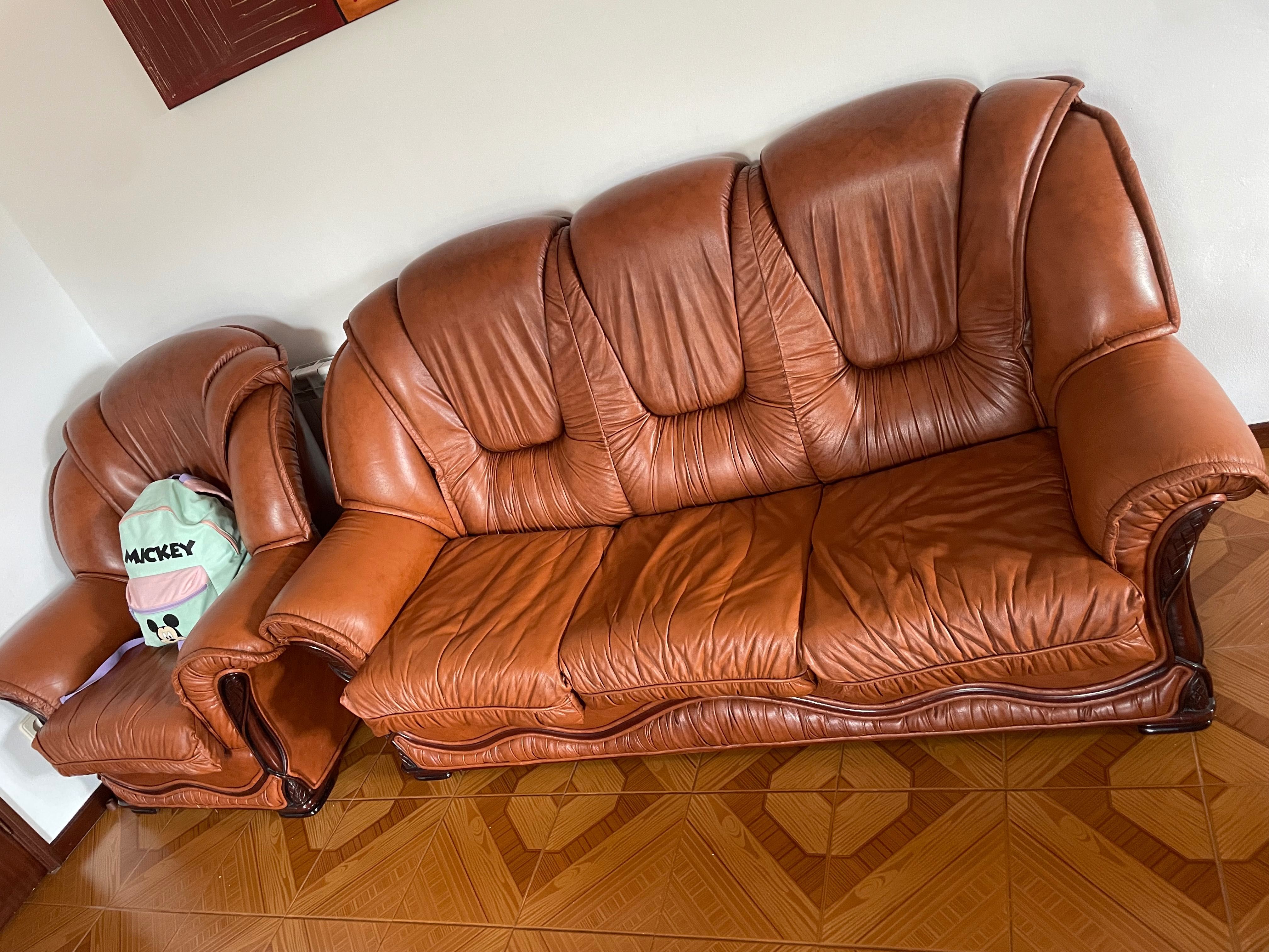 Sofa em pele bom estado